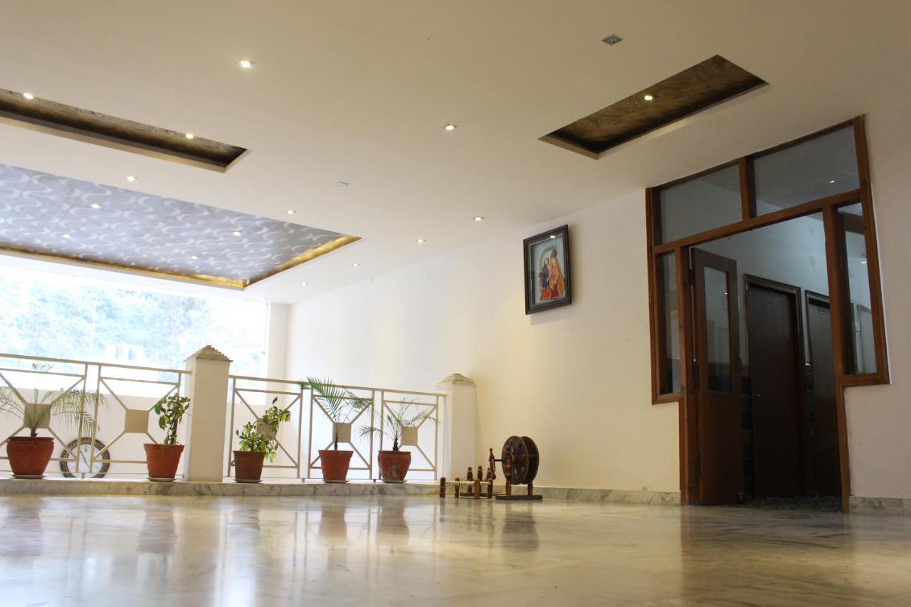 Hotel Vatika - The Riverside Resort Дхарамсала Екстериор снимка