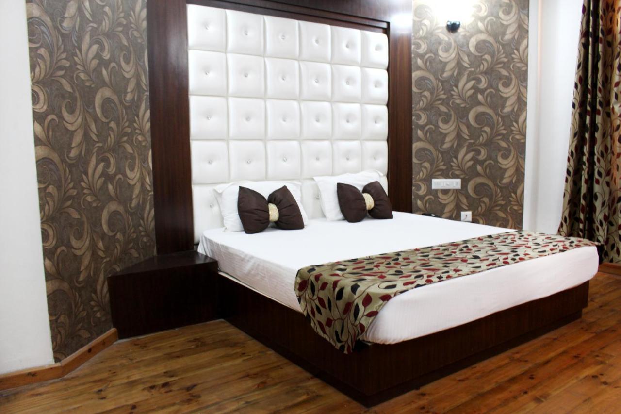 Hotel Vatika - The Riverside Resort Дхарамсала Екстериор снимка